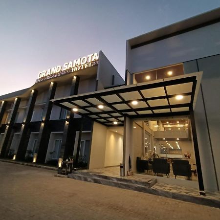 Grand Samota Hotel Sumbawa Exteriör bild