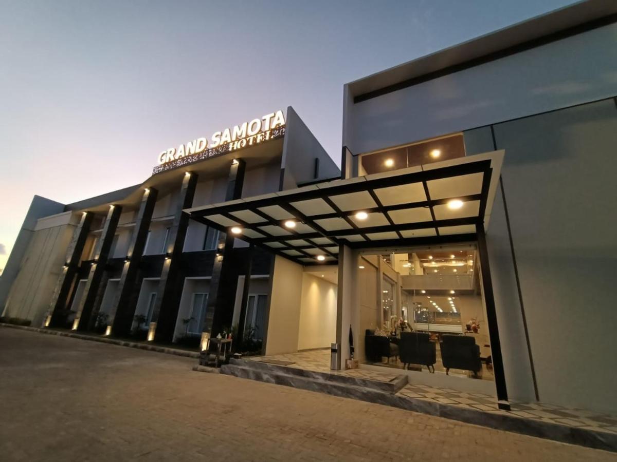 Grand Samota Hotel Sumbawa Exteriör bild